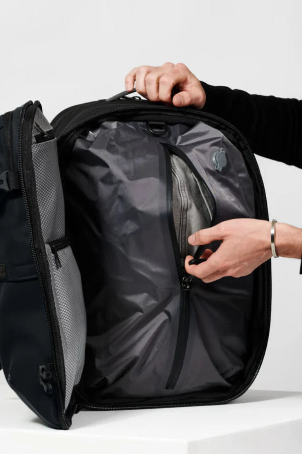 VACUUM-SEALED TRAVEL BAG - BAGA